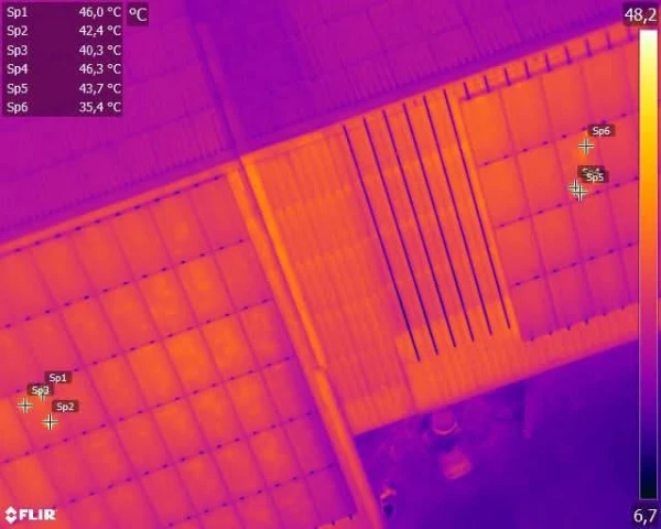 Image de couverture de l'album Drone utilisé pour l’inspection thermique de panneaux photovoltaïques